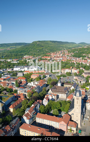 Blick von der Jentower Wolkenkratzer auf die Kirche von St. Michael und das Hauptgebäude der Friedrich-Schiller-Universität Jena Stockfoto