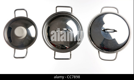 Zusammenstellung von verschiedenen Küchenutensilien, Küchenutensilien. Topf, Töpfe, Pfanne, Kessel, Kochtopf, Stockfoto
