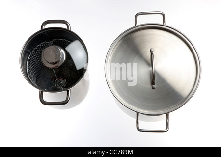 Zusammenstellung von verschiedenen Küchenutensilien, Küchenutensilien. Töpfen. Stockfoto