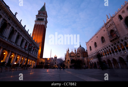 Am Abend weiten Blick auf Piazza Sao Marco in Venedig Stockfoto