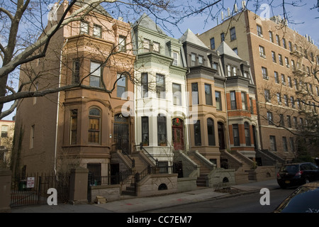 Hohen bücken Brownstone geben Sie Häuser und Wohnungen, Park Slope, Brooklyn, NY. Stockfoto