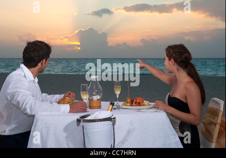 Paar Restaurants und Bars am Strand, Reef Playacar Resort und Spa, Playa del Carmen, Mexiko Stockfoto