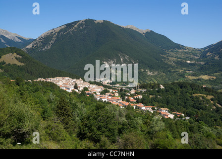 Ansicht von Civitella Alfedena und Villetta Barrea Bergdörfer, Italien Stockfoto