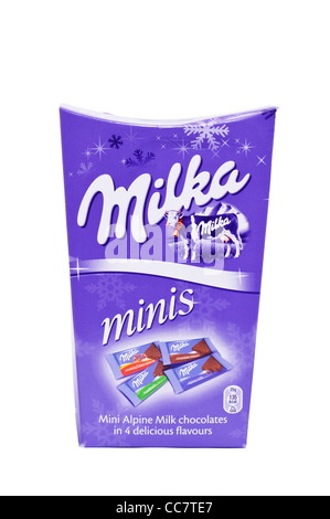 Eine Schachtel mit Milka Minis Milch Schokolade Schokolade Bars auf weißem Hintergrund Stockfoto