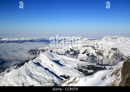 Bergkette der Alpen von Jungfraujoch, Schweiz gesehen. Stockfoto