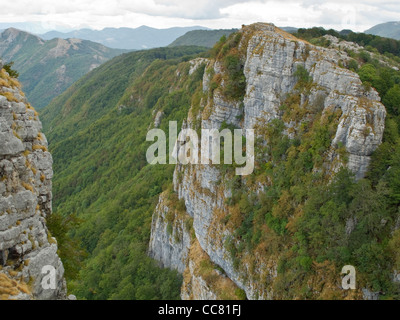 Kalksteinfelsen Alburni Berge, Nationalpark Cilento, Provinz Salerno, Region Kampanien, Süditalien Stockfoto