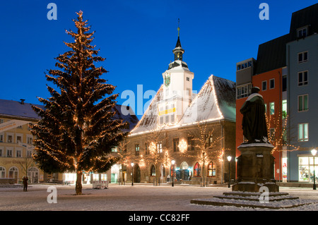 Marktplatz mit Rathaus und Weihnachtsbaum am Nacht, Jena, Thüringen, Deutschland, Europa Stockfoto