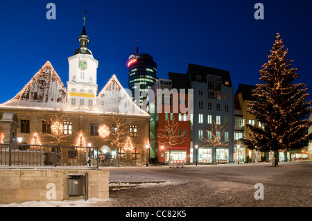 Marktplatz mit Rathaus und Weihnachtsbaum am Nacht, Jena, Thüringen, Deutschland, Europa Stockfoto