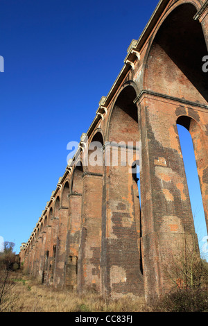 Ouse Valley Viaduct (Balcombe Viadukt) über den Fluss Ouse auf die von London nach Brighton Railway. East Sussex England UK. Stockfoto