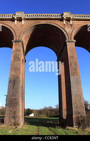 Ouse Valley Viaduct (Balcombe Viadukt) über den Fluss Ouse auf die von London nach Brighton Railway. East Sussex England UK. Stockfoto