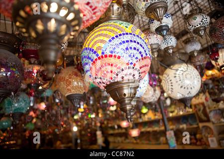 Lampen in einem Geschäft in Istanbul, Türkei. Stockfoto