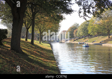 Die Royal Military Canal in Hythe, im Herbst, in der Nähe von Folkestone, Kent, England, UK Stockfoto