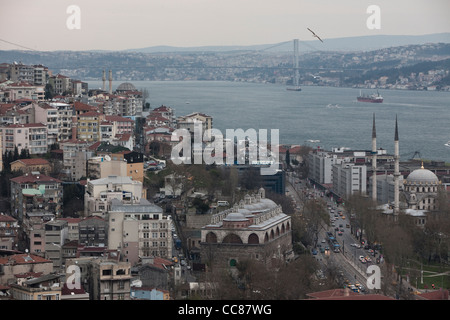 Blick auf den Bosporus vom Galata Turm, Istanbul. Stockfoto