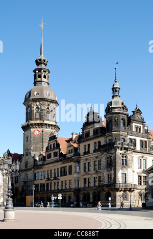 Wohnburg der Könige von Sachsen in Dresden mit der Hausmannsturm. Stockfoto