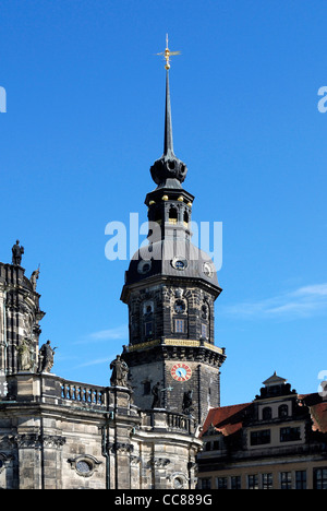 Wohnburg der Könige von Sachsen in Dresden mit der Hausmannsturm. Stockfoto