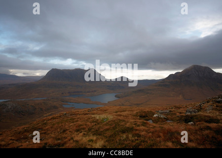 Panorama in Schottland in der Nähe von Stac Pollaidh getrübt Stockfoto