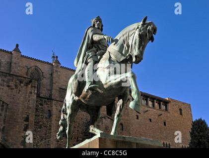 Barcelona, Spanien. Placa de Ramon Berenguer - Statue des Grafen Ramon Berenguer III (1082-1131) Stockfoto