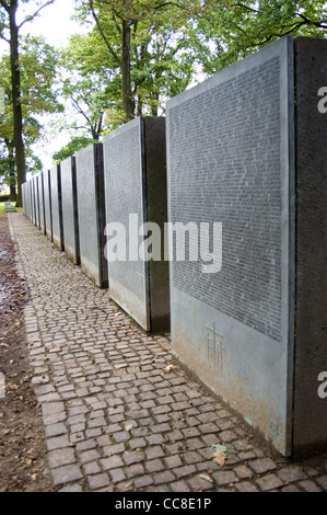 Namen der gefallenen bei Langemark Deutscher Soldatenfriedhof Erster Weltkrieg, Langemark-Poelkapelle, Ieper Ypern, Belgien Stockfoto