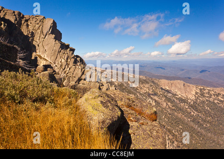 Blick über die buckland Tal von der Hupe auf Mount Buffalo in Mount Buffalo National Park in den viktorianischen Alpen im Nordosten Victoria, Australien Stockfoto