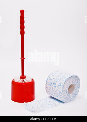 Detailphoto Einer Toilettenbürste Und Einer Rolle Toilettenpapier | Detail-Foto eine WC-Bürste und eine Rolle Toilettenpapier Stockfoto