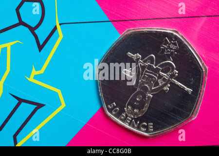 Sonderausgabe 50 Pence Münze, 50 Pence Münze, Teil der Londoner Sportsammlung 2012 für die Olympischen Olympischen Spiele - Leichtathletik Stockfoto