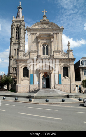 Die Cathédrale Notre-Dame-de-Grâce de Cambrai (Kathedrale unserer lieben Frau von n-e), Cambrai, Nord-Pas-de-Calais, Frankreich. Stockfoto