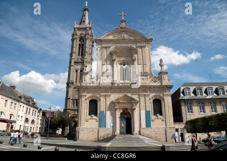 Die Cathédrale Notre-Dame-de-Grâce de Cambrai (Kathedrale unserer lieben Frau von n-e), Cambrai, Nord-Pas-de-Calais, Frankreich. Stockfoto