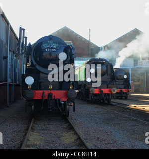 Handelsmarine 4-6-2 35005 "Canadian Pacific"; Battle of Britain 4-6-2 34070 Manston und West Country Klasse 34028 "Eddystone Stockfoto