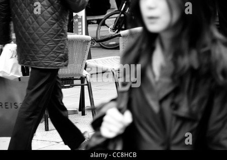 Menschen gehen, Liverpool Street, London Stockfoto