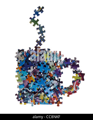Tasse Kaffee aus dem Puzzle, isoliert Stockfoto