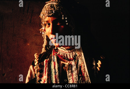 Mädchen, die traditionellen Tänze wie der lokal berühmt Kalbeliya Tanz (Indien) Stockfoto