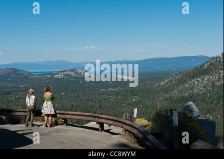 South Lake Tahoe gesehen von US Hwy 50. Kalifornien, USA Stockfoto