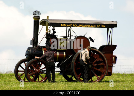 Ein Tasker B2 4nhp Traktor, 1908 gebaut und hier bei der Wiston Steam Rally in West Sussex abgebildet. Stockfoto