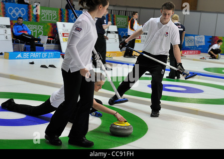 Team Great Britain verlieren 8-2 nach Kanada in der ersten Runde des Curling-Events bei den ersten Jugend Olympischen Winterspielen Stockfoto