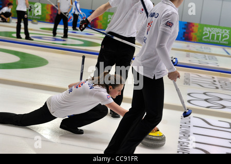 Team Great Britain verlieren 8-2 nach Kanada in der ersten Runde des Curling-Events bei den ersten Jugend Olympischen Winterspielen Stockfoto