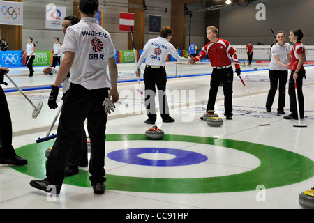 Team Great Britain verlieren 8-2 nach Kanada in der ersten Runde des Curling-Events bei den ersten Jugend Olympischen Winterspielen Stockfoto