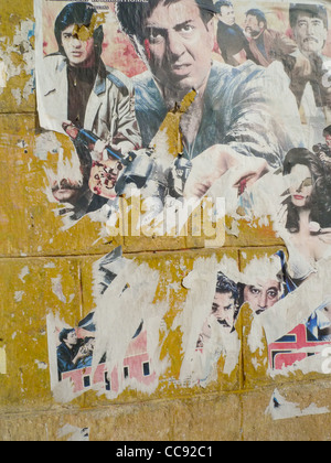 Indische Bollywood Film Kino Poster an der Wand in Jaisalmer in Rajasthan, Indien. Stockfoto
