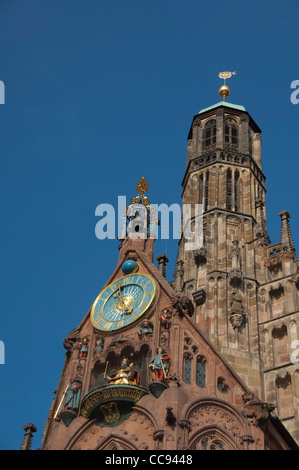 Deutschland, Bayern, Nürnberg. Marktplatz, Kirche der Muttergottes (aka Frauenkirche), circa 1349. berühmt, mannleinlaufe Stockfoto