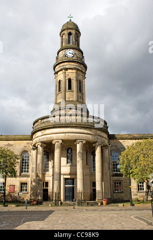 Pfarrkirche von St. Philip mit St. Stephen (1825), Wilton Place, neben dem größeren Chapel Street, Salford, Manchester, UK Stockfoto