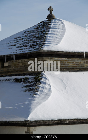 Schnee bedeckte Fläche von Orreaga-Roncesvalles im Winter, Navarra. Spanien. Europa Stockfoto