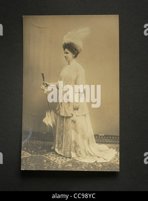 Niederlande CIRCA 1911 - Ansichtskarte mit Wilhelmina, Königin der Niederlande (1880-1962) ca. 1911 Stockfoto