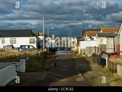 Eine Straße voller heruntergekommener Häuser in Jaywick in Essex in Großbritannien. Stockfoto