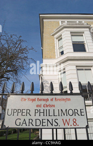 Straßenname Zeichen für obere Phillimore Gardens, in der royal Borough of Kensington und Chelsea, London, england Stockfoto