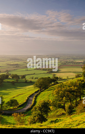 Öffnen Sie Ansicht Cam, Dursley, Coaley und Berkeley in den Severn Vale aus Coaley Peak in Gloucestershire, Cotswolds, UK Stockfoto