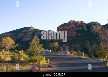 Rastplatz in der Nähe von Red Rocks in Sedona, Arizona Stockfoto