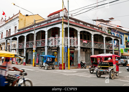 Iquitos, Peru. Casa de Fierro oder eiserne Haus in Plaza de Armas, entworfen und gebaut im Jahre 1860 von Gustave Eiffel. Stockfoto