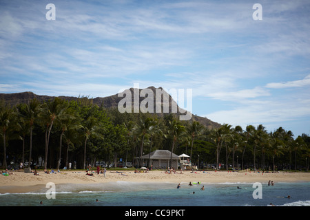 Blick auf den Diamond Head Krater vom Welt-berühmten Waikiki Beach Hawaii Stockfoto