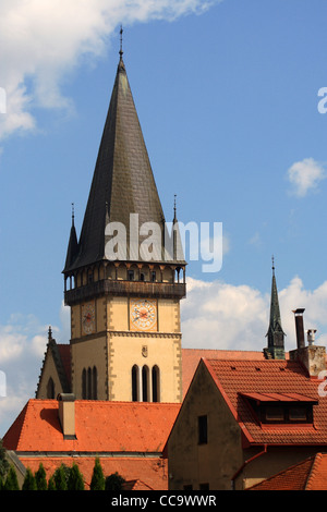 Turm der St. Giles (Aegidius) Kirche in Bardejov, Slowakei Stockfoto