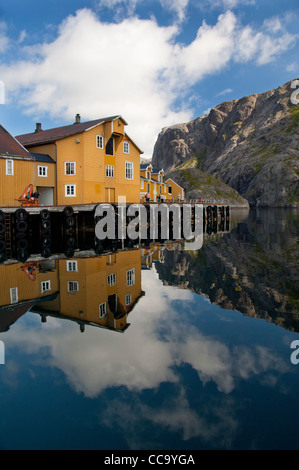 Norwegen, Nordland, Lofoten Inseln, Norwegen nusfjord. Die älteste und beste Fischerdorf bewahrt. Stockfoto