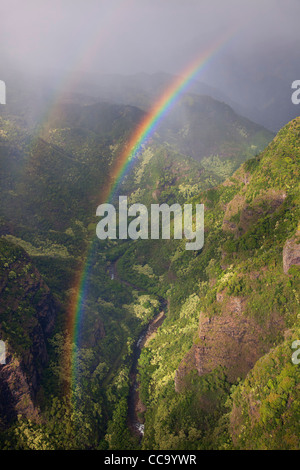 Antenne des Regenbogen über Kauai, Hawaii. Stockfoto